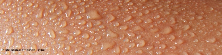 Wenn der Schweiß übermäßig von der Haut tropft, kann eine Hyperhidrose dahinter stecken.